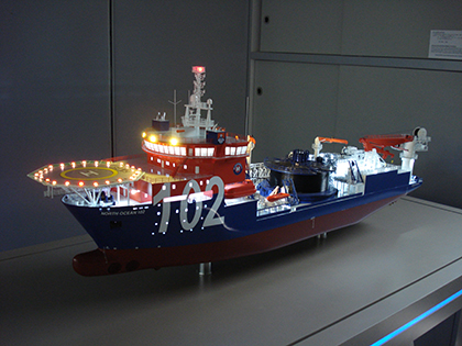 Vessel with Lighting Model